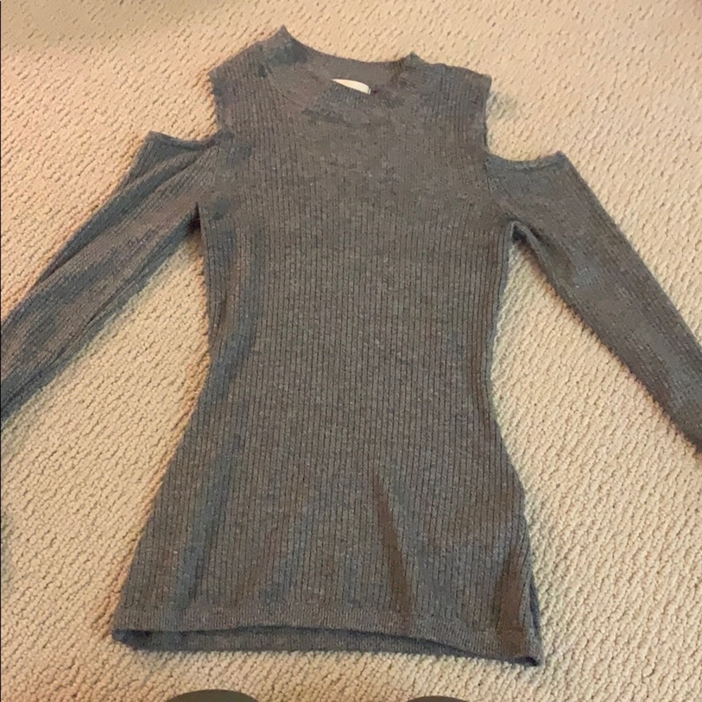 grey off the shoulder long sleeve sweater